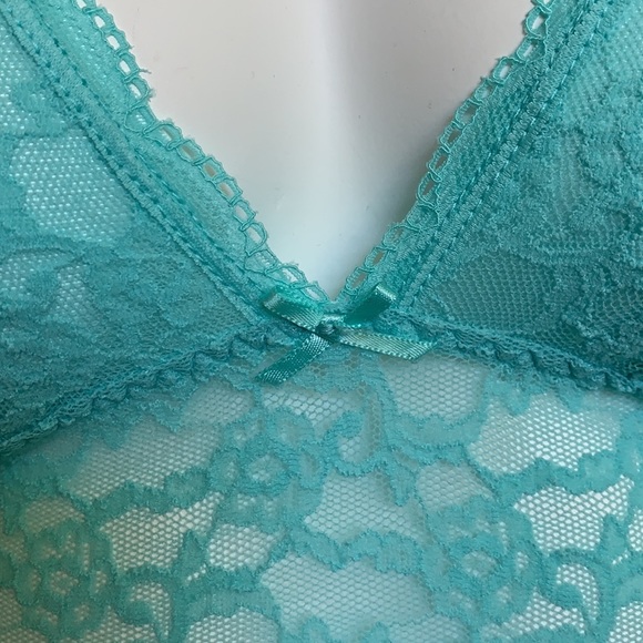 Victoria’s Secret Lace Bralette - Picture 2 of 5